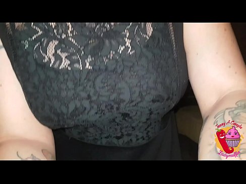 ❤️ Slutty ګامه خور هغه ته یو blowjob او هسپانوي ورکوي ❌  جنس